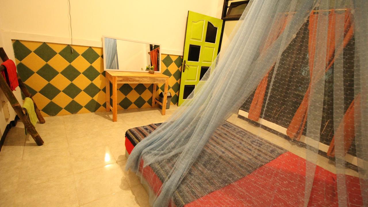 Hati Hati Albergue Yogyakarta Exterior foto