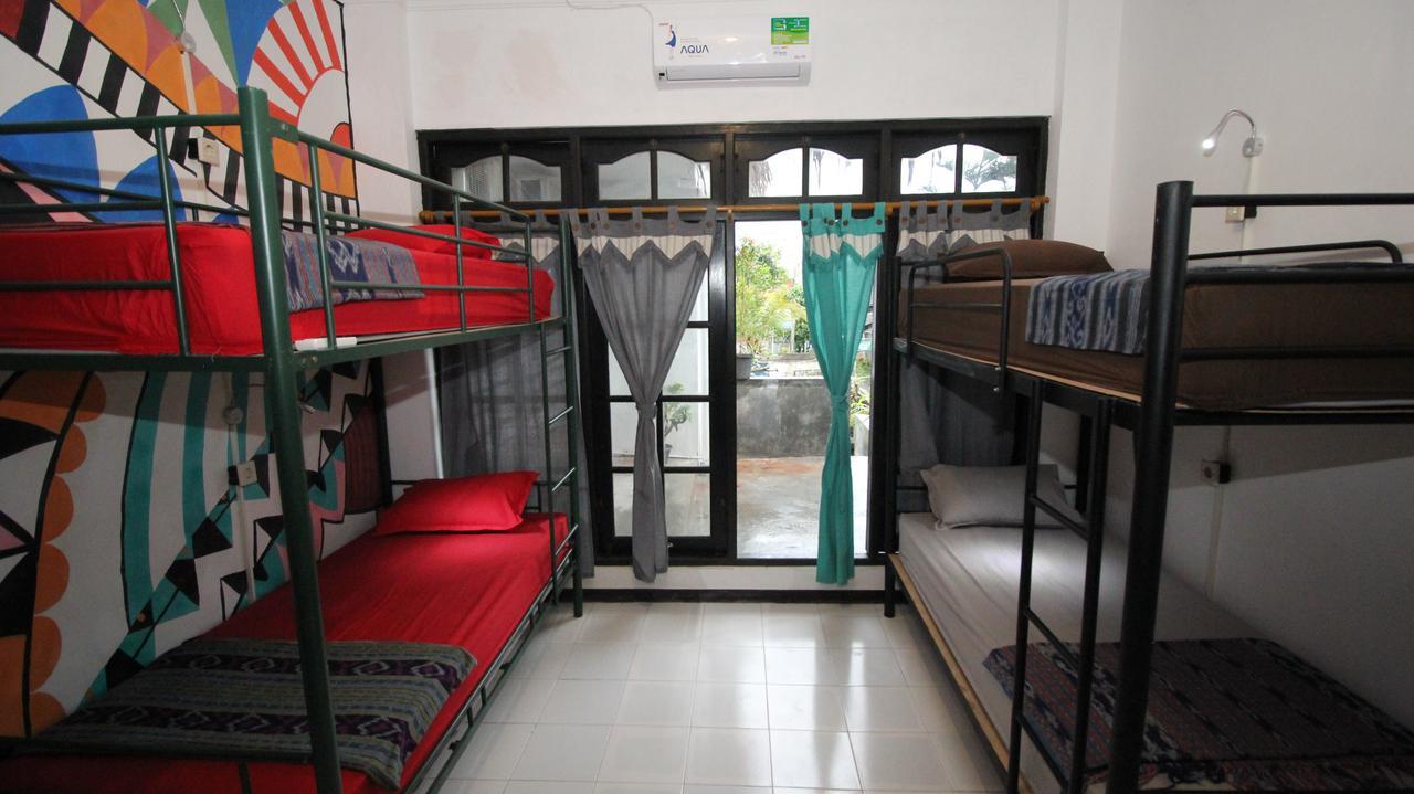 Hati Hati Albergue Yogyakarta Exterior foto