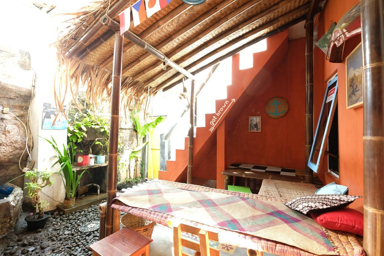 Hati Hati Albergue Yogyakarta Exterior foto